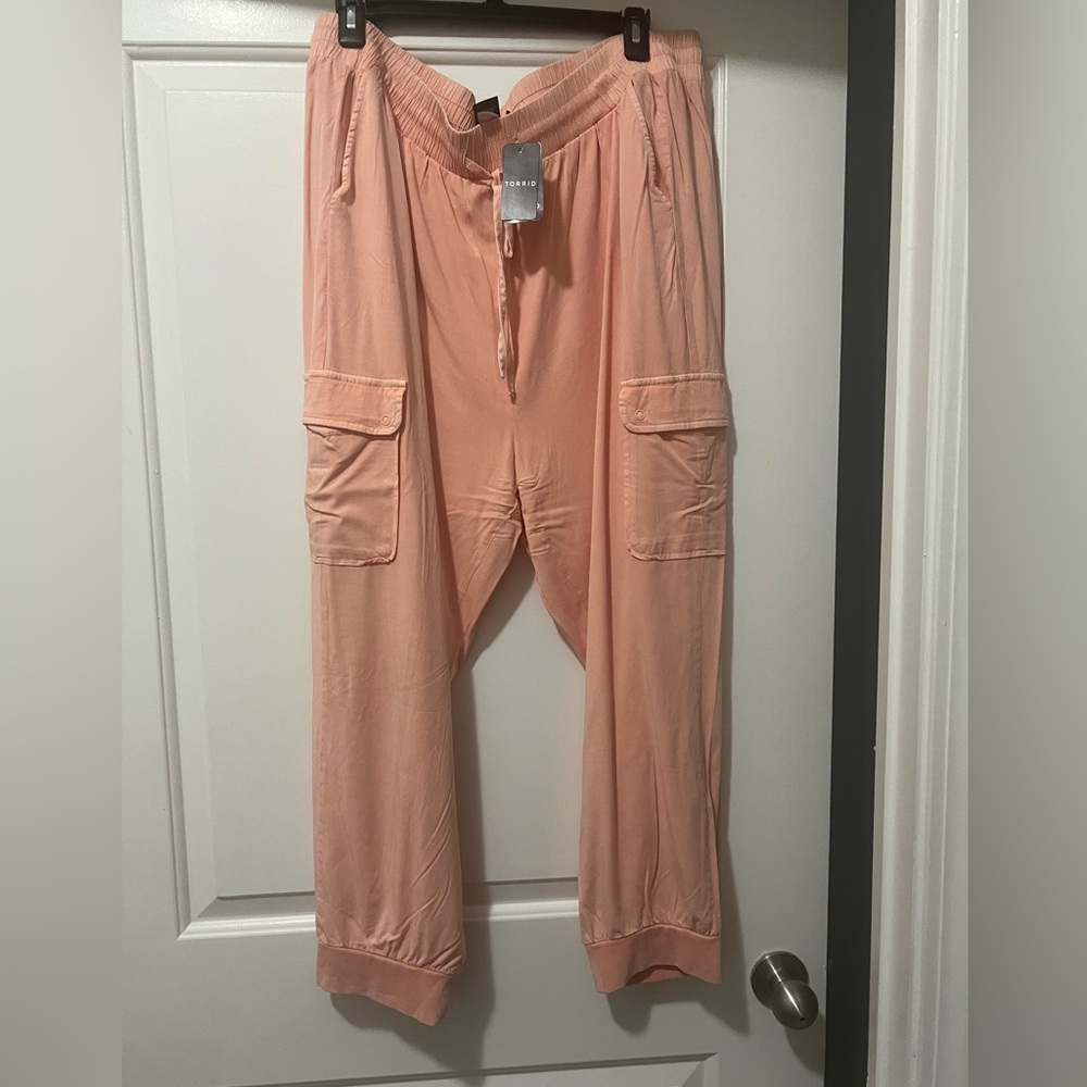 Plus size 3x peach cargo pants brand new never worn with tags
